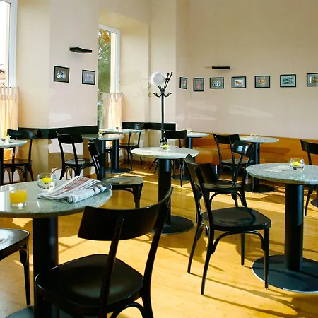 Hotel Apoksiomen 3*
