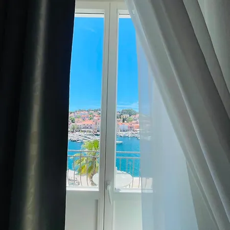 Apoksiomen Hotel 3*