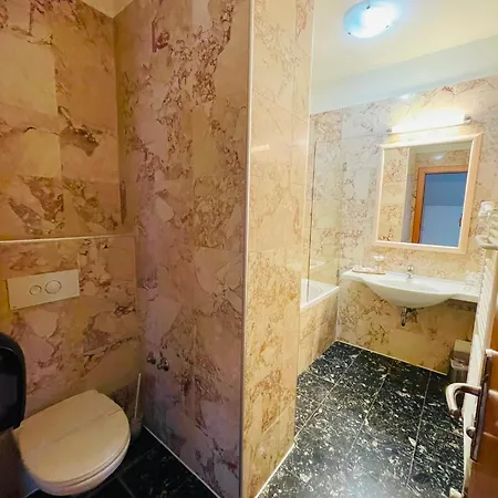 Apoksiomen Hotel Mali Lošinj