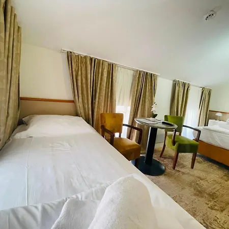 Apoksiomen Hotel 3*