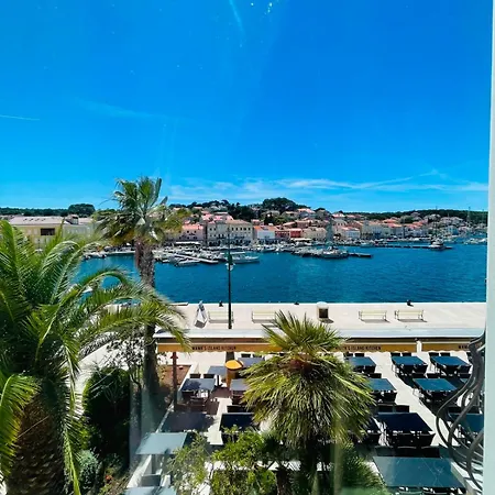 Apoksiomen Hotel 3*