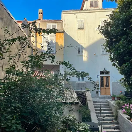 Hotel Apoksiomen 3*