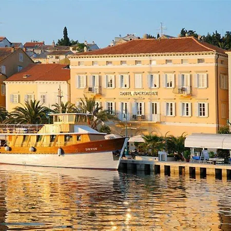 Hotel Apoksiomen 4*